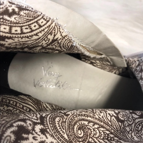 Gorgeous boots - Picture 3 of 4